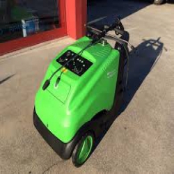 Máy rửa áp lực cao nước nóng IPC