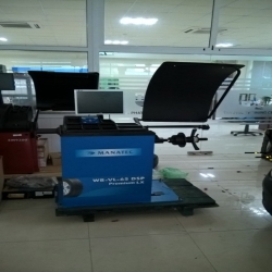 Máy cân bằng bánh xe tự động bằng vi tính