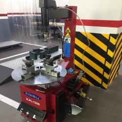 Máy Ra Vào Lốp Xe Máy, Ô tô con