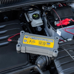 Máy sạc ắc quy dùng cho salon ô tô, đổ hộp ECU