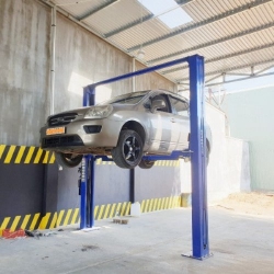 Cầu nâng 2 trụ giằng trên