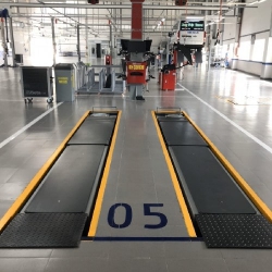 Thiết bị kiểm tra góc đặt bánh xe 3D với 8 camera