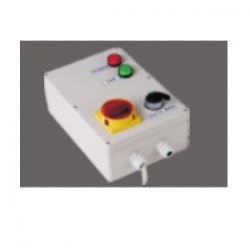 Hộp điều khiển motor on/off tại vị trí đầu khoang