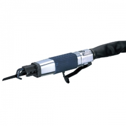 Cưa khí nén cắt tôn thân vỏ ô tô