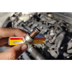 Dụng Cụ Kiểm Tra Tháo Lắp Đo Kiểm Thay Thế Bugi Ô tô