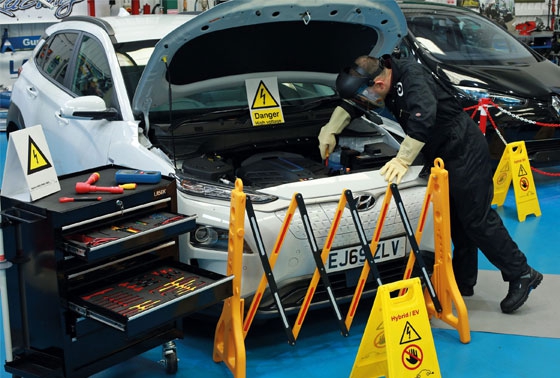 Quy trình và An toàn sửa chữa xe điện